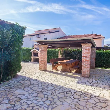 Ema-dany Apartment *