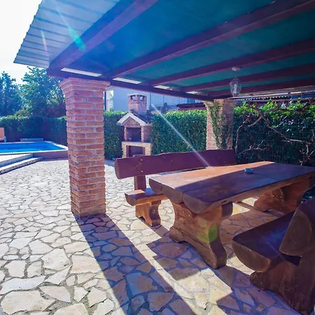 Apartment Ema-dany *